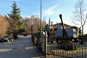 52 Al piazzale del Colle dei Roccoli cimeli della Grande Guerra